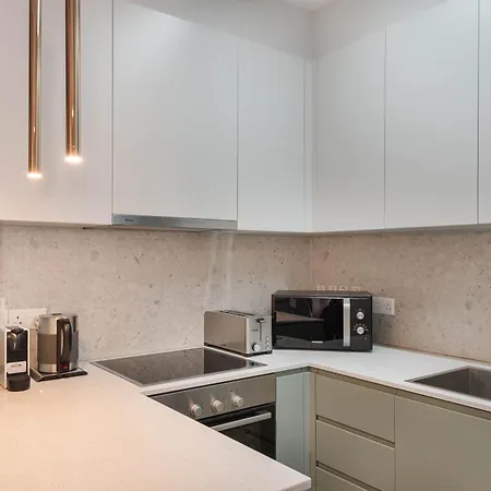 Phaedrus Living Tsimintia Retreat *